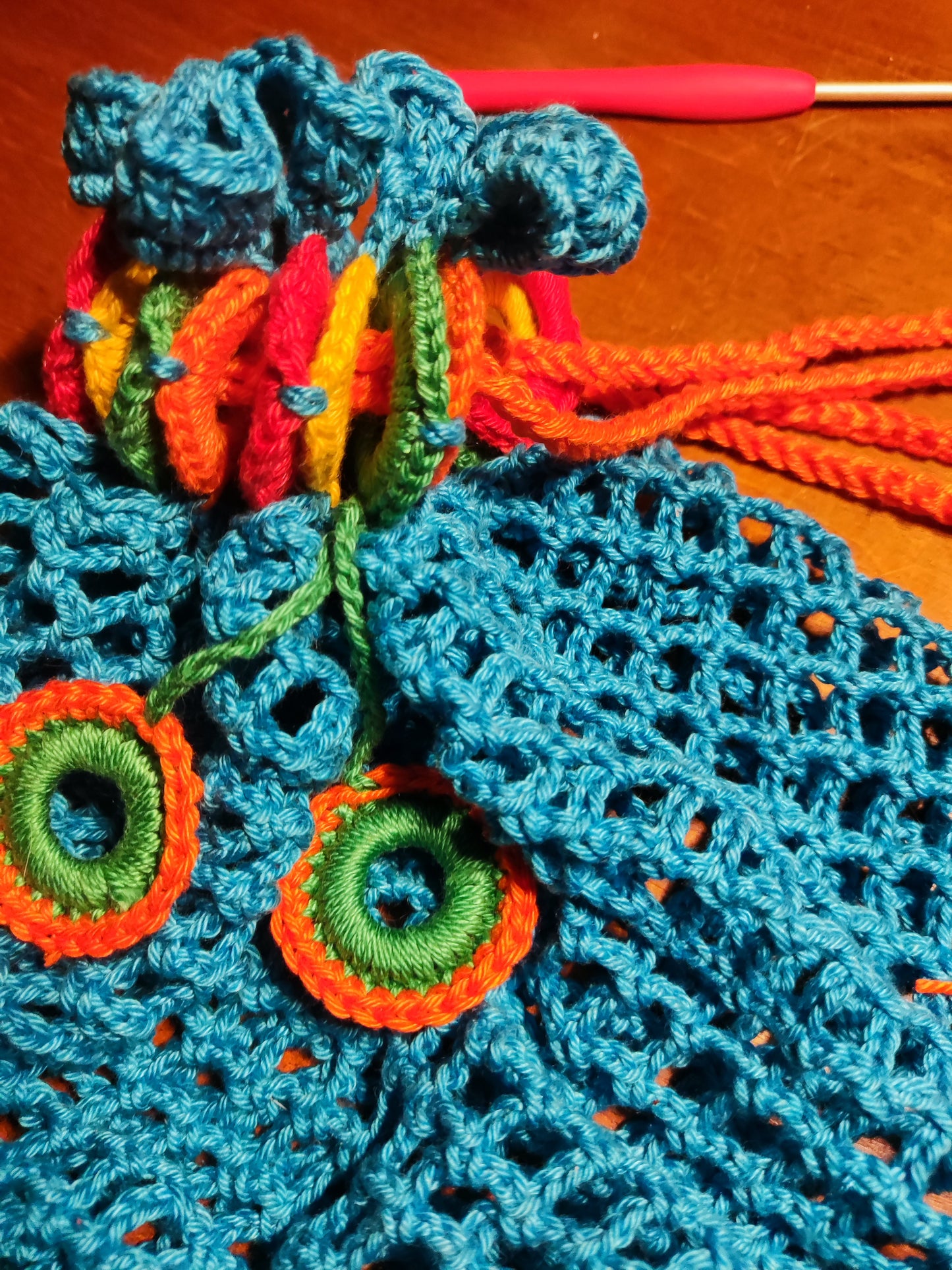 tas gehaakt met ring treksluiting veelkleurig IN REVERSE