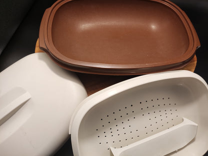 Tupperware vergiet, beige-bruin kunststof met deksel