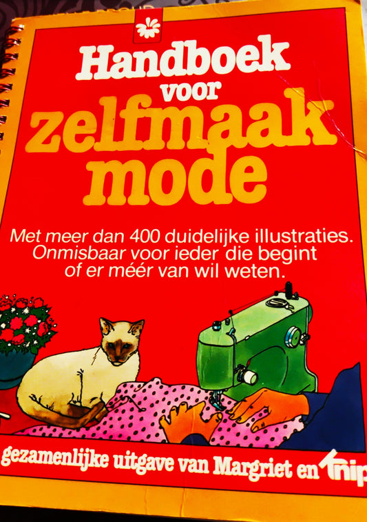 zelfmaakmode boek (naaien) uitgegeven door Margriet en Knip 1981